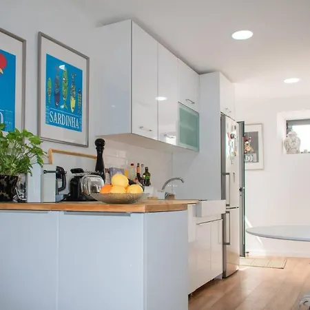 Stunning Duplex With Sunny Garden