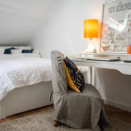 Stunning Duplex With Sunny Garden